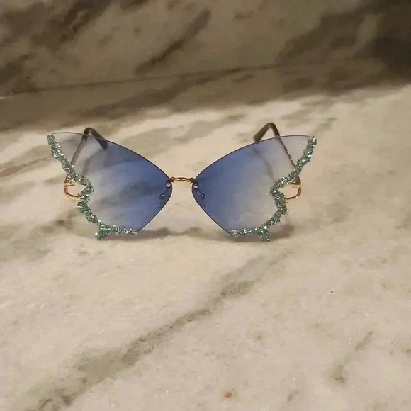 Butterfly sunglasses with stones new - Picture 5 of 5
